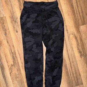 Lululemon Athletica Ready to Rulu Jogger sz 0